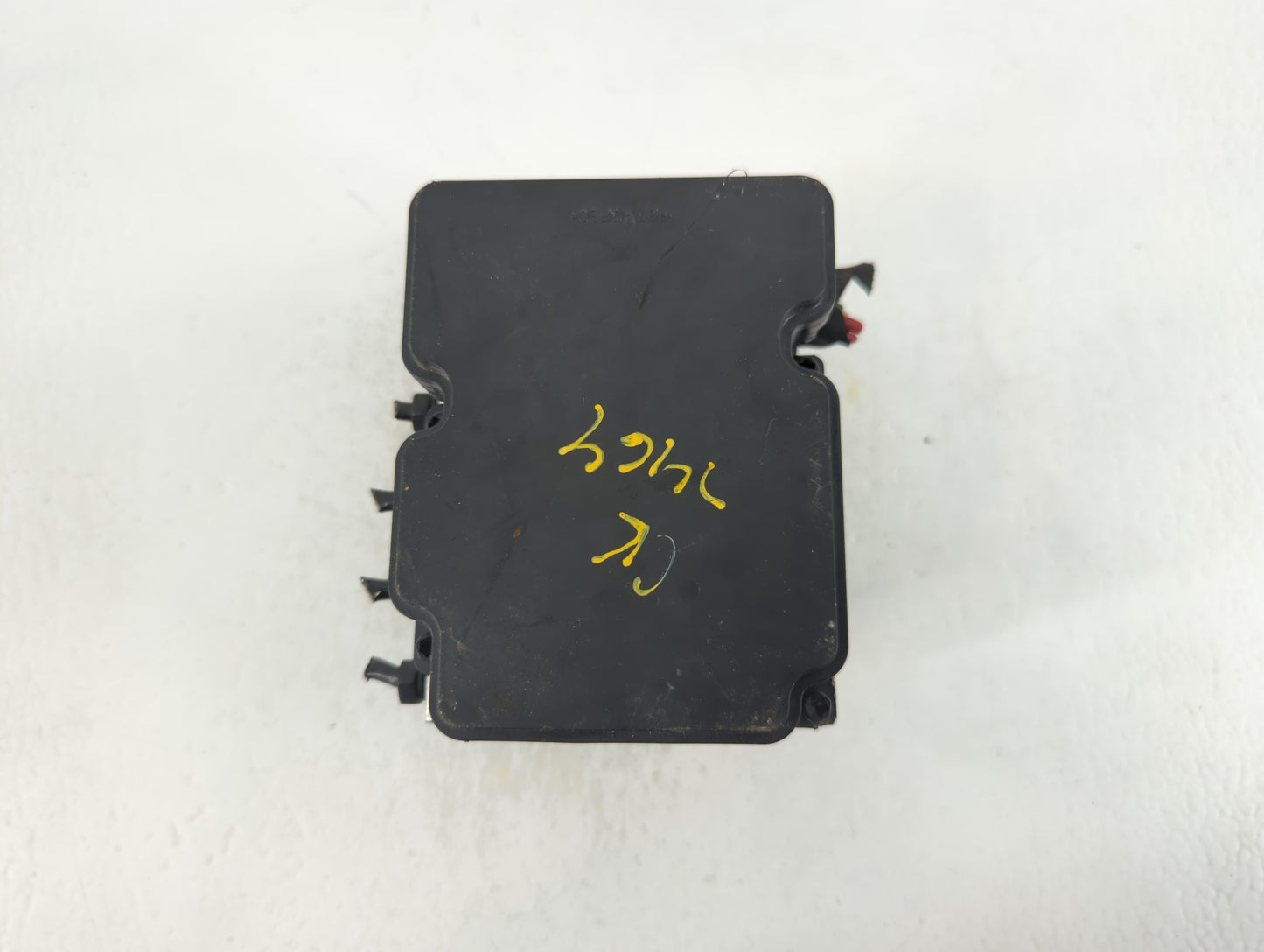 2017-2018 Kia Forte ABS Pump Control Module Replacement P/N:58920-B0200 B0589-20500 Fits Fits 2017 2018 OEM Used Auto Parts 