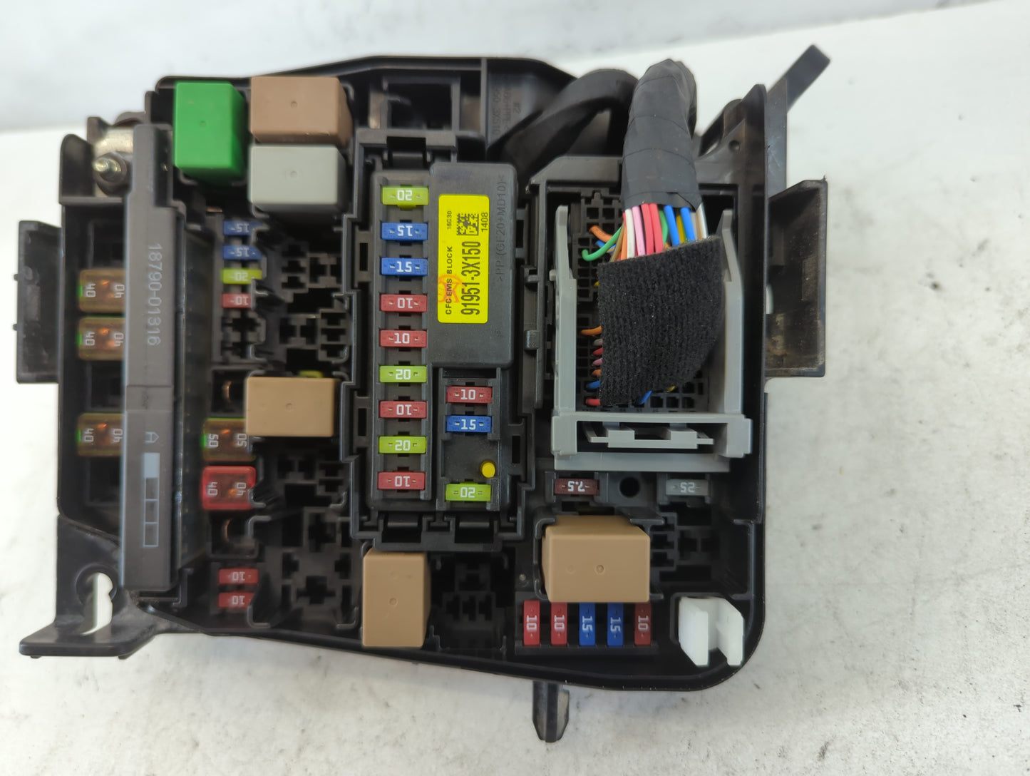 2017-2018 Kia Forte Fusebox Fuse Box Panel Relay Module P/N:91218 B0400 Fits Fits 2017 2018 OEM Used Auto Parts - Oemusedaut