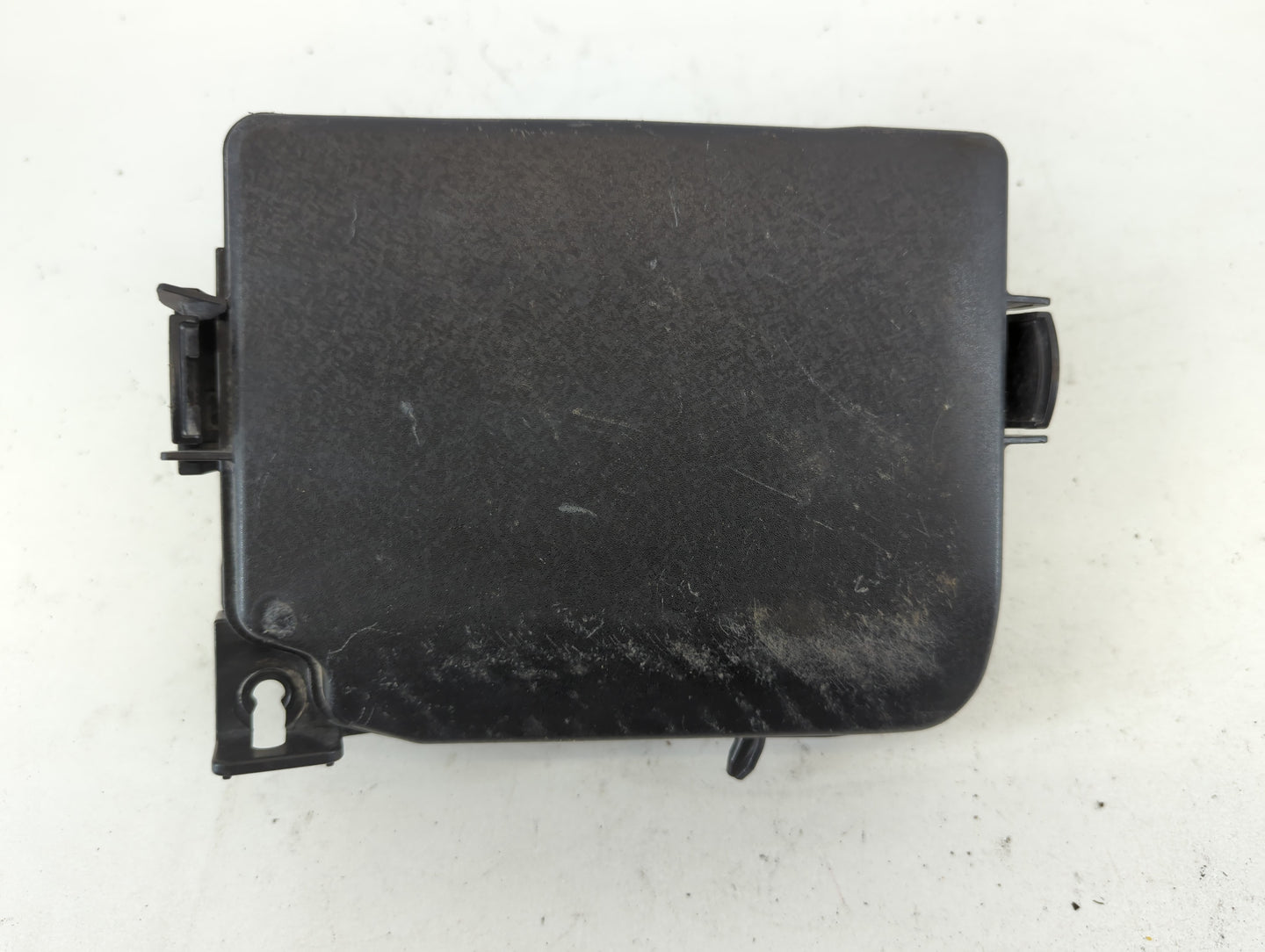 2017-2018 Kia Forte Fusebox Fuse Box Panel Relay Module P/N:91218 B0400 Fits Fits 2017 2018 OEM Used Auto Parts - Oemusedaut