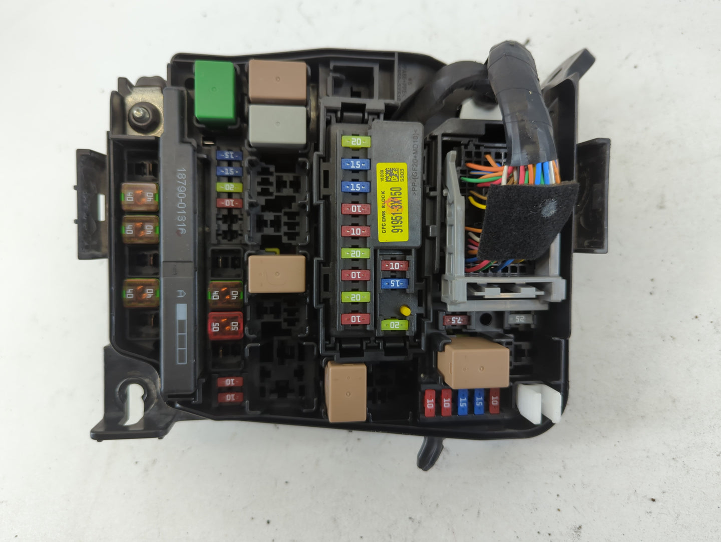 2017-2018 Kia Forte Fusebox Fuse Box Panel Relay Module P/N:91218 B0400 Fits Fits 2017 2018 OEM Used Auto Parts - Oemusedaut