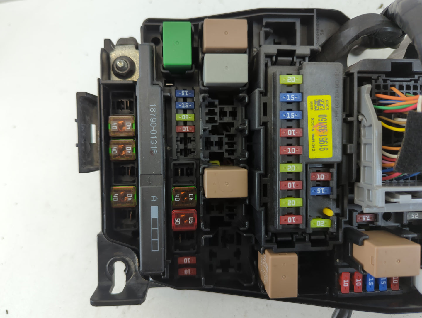 2017-2018 Kia Forte Fusebox Fuse Box Panel Relay Module P/N:91218 B0400 Fits Fits 2017 2018 OEM Used Auto Parts - Oemusedaut