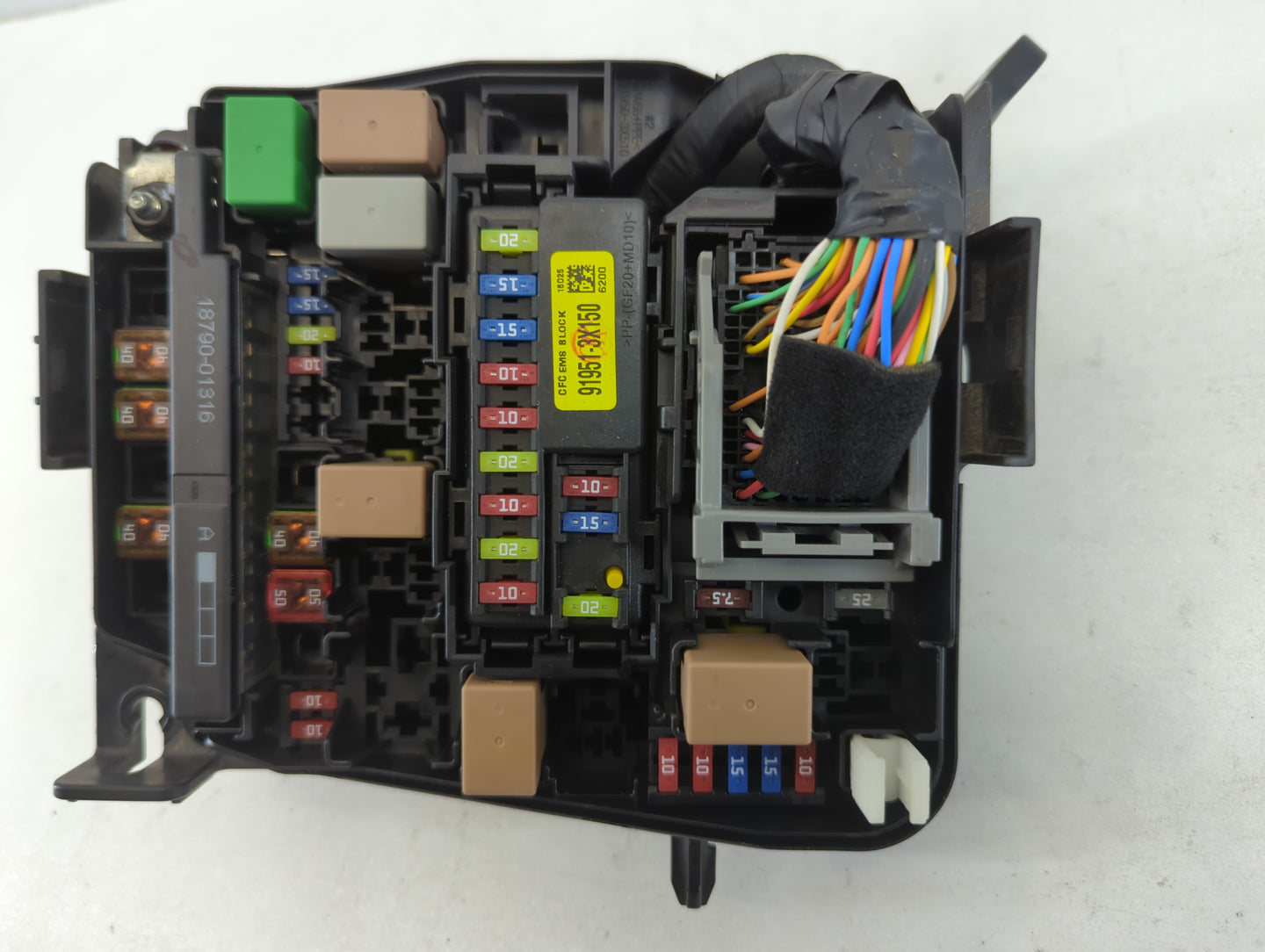2017-2018 Kia Forte Fusebox Fuse Box Panel Relay Module P/N:81218 B0400 Fits Fits 2017 2018 OEM Used Auto Parts - Oemusedaut