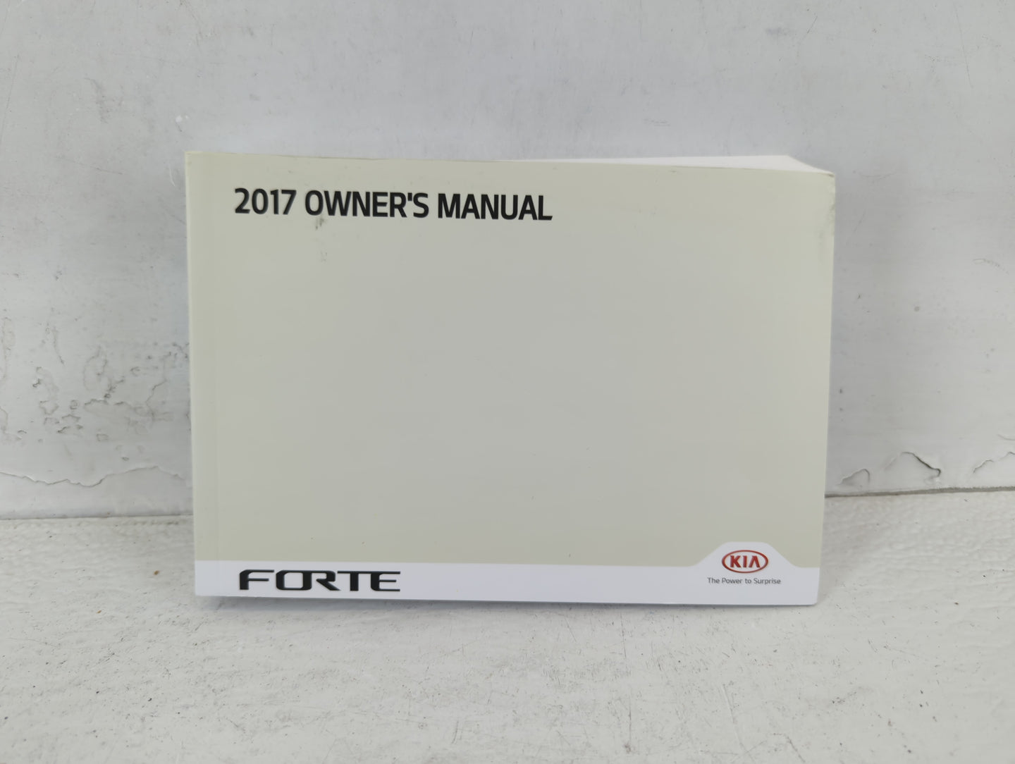 2017 Kia Forte Owners Manual Book Guide P/N:B0S4-EE6DD OEM Used Auto Parts - Oemusedautoparts1.com