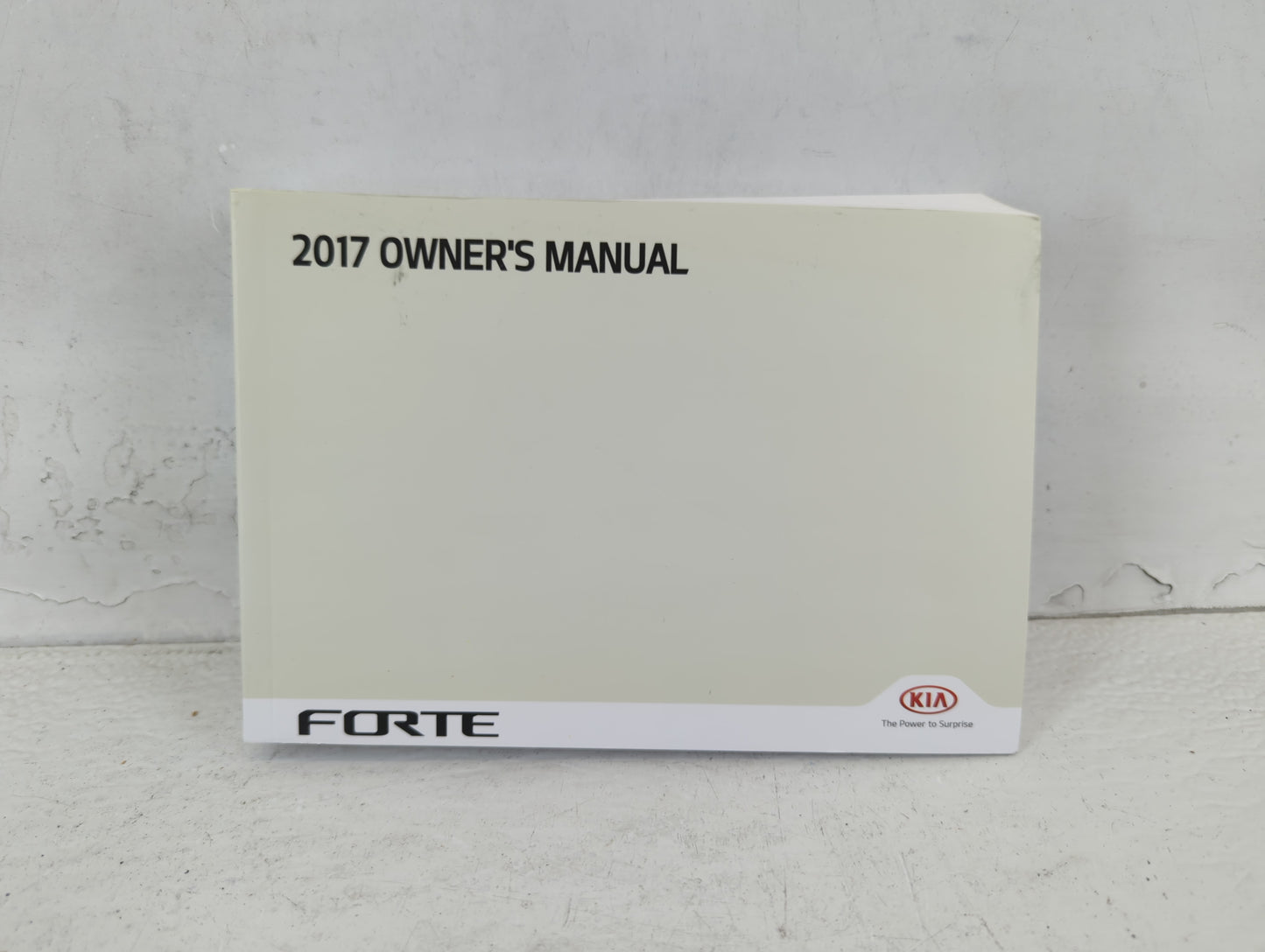 2017 Kia Forte Owners Manual Book Guide P/N:B0S4-EE6DD OEM Used Auto Parts - Oemusedautoparts1.com