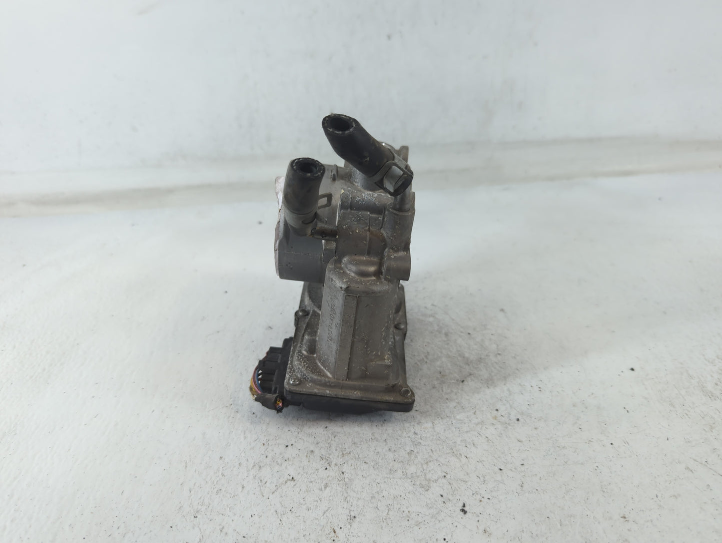 2014-2018 Kia Forte Throttle Body P/N:35100-2E000 Fits Fits 2011 2012 2013 2014 2015 2016 2017 2018 2019 2020 2021 OEM Used 