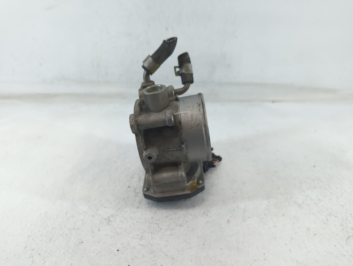 2014-2018 Kia Forte Throttle Body P/N:35100-2E000 Fits Fits 2011 2012 2013 2014 2015 2016 2017 2018 2019 2020 2021 OEM Used 