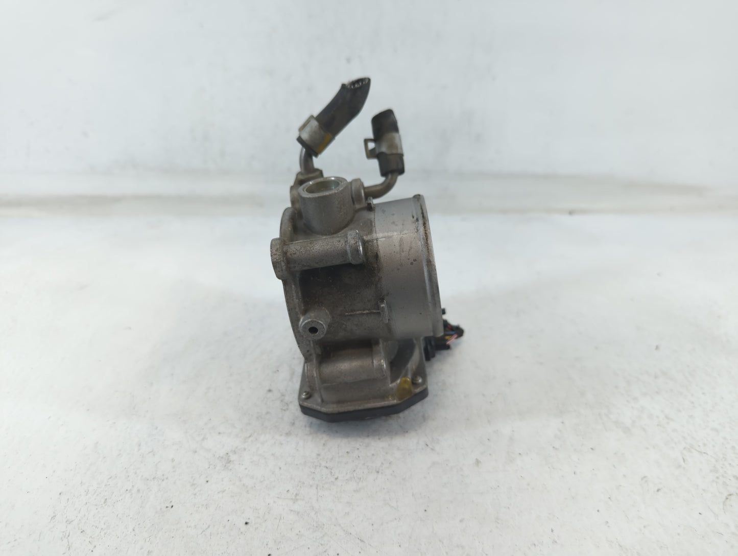 2014-2018 Kia Forte Throttle Body P/N:35100-2E000 Fits Fits 2011 2012 2013 2014 2015 2016 2017 2018 2019 2020 2021 OEM Used 