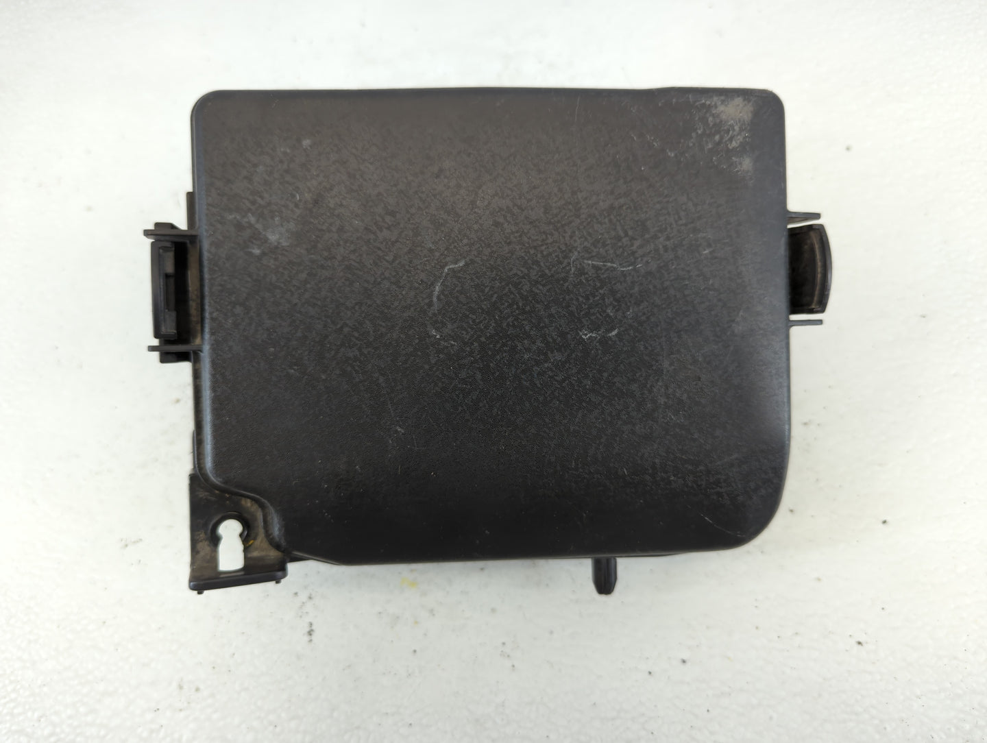2017-2018 Kia Forte Fusebox Fuse Box Panel Relay Module P/N:91221-B0030 Fits Fits 2017 2018 OEM Used Auto Parts - Oemusedaut