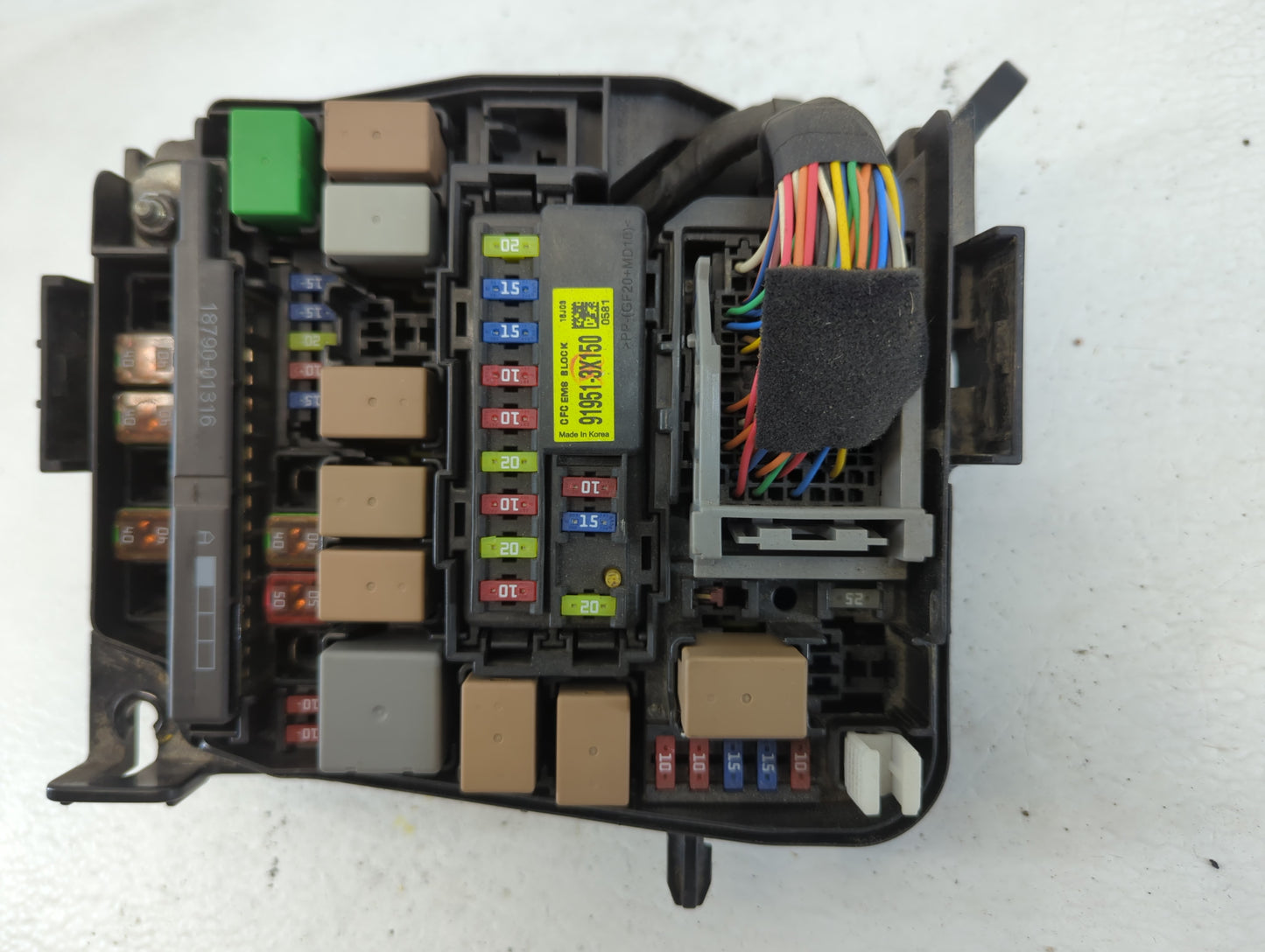 2017-2018 Kia Forte Fusebox Fuse Box Panel Relay Module P/N:91221-B0030 Fits Fits 2017 2018 OEM Used Auto Parts - Oemusedaut