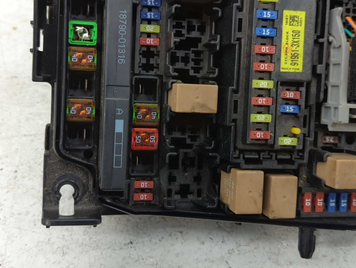 2017-2018 Kia Forte Fusebox Fuse Box Panel Relay Module P/N:91218 B0170 Fits Fits 2017 2018 OEM Used Auto Parts - Oemusedaut