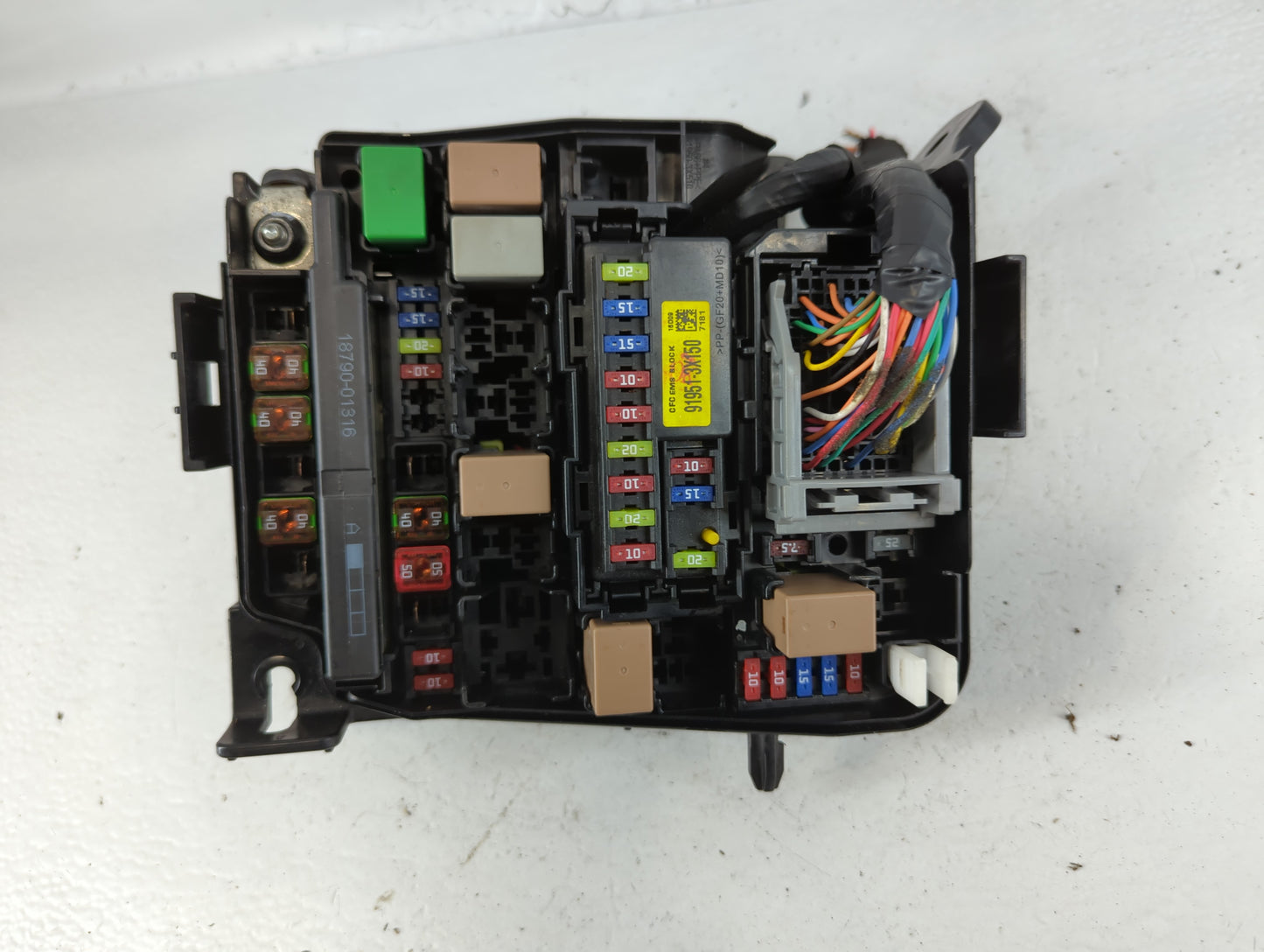 2017-2018 Kia Forte Fusebox Fuse Box Panel Relay Module P/N:91218 B0400 Fits Fits 2017 2018 OEM Used Auto Parts - Oemusedaut