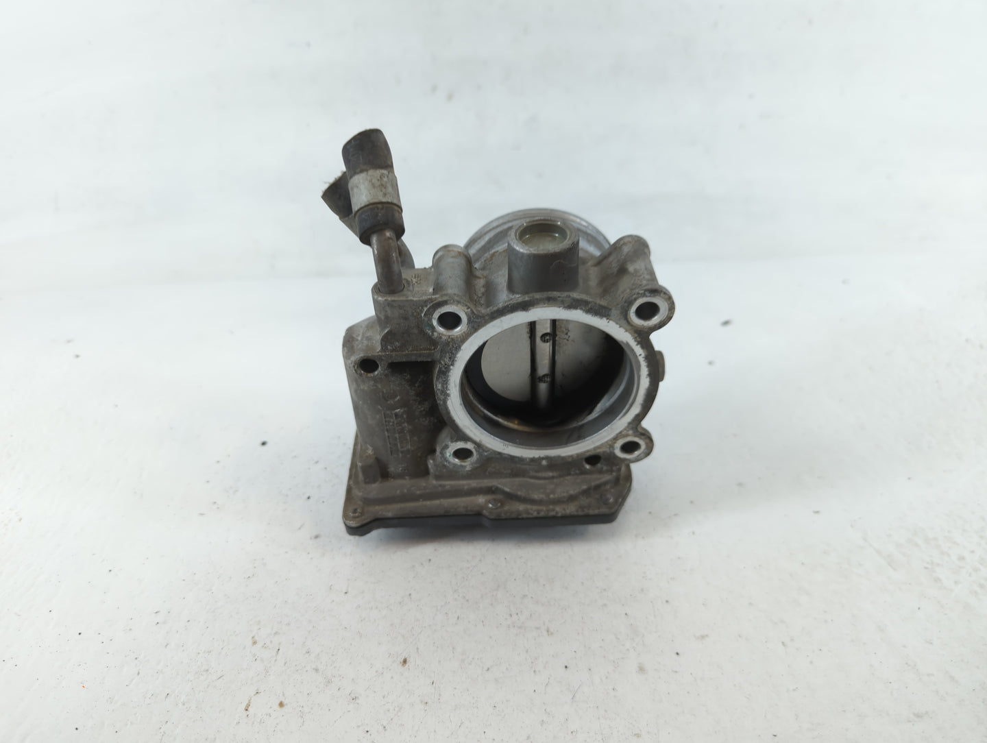 2014-2018 Kia Forte Throttle Body P/N:35100-2E000 Fits Fits 2011 2012 2013 2014 2015 2016 2017 2018 2019 2020 2021 OEM Used 