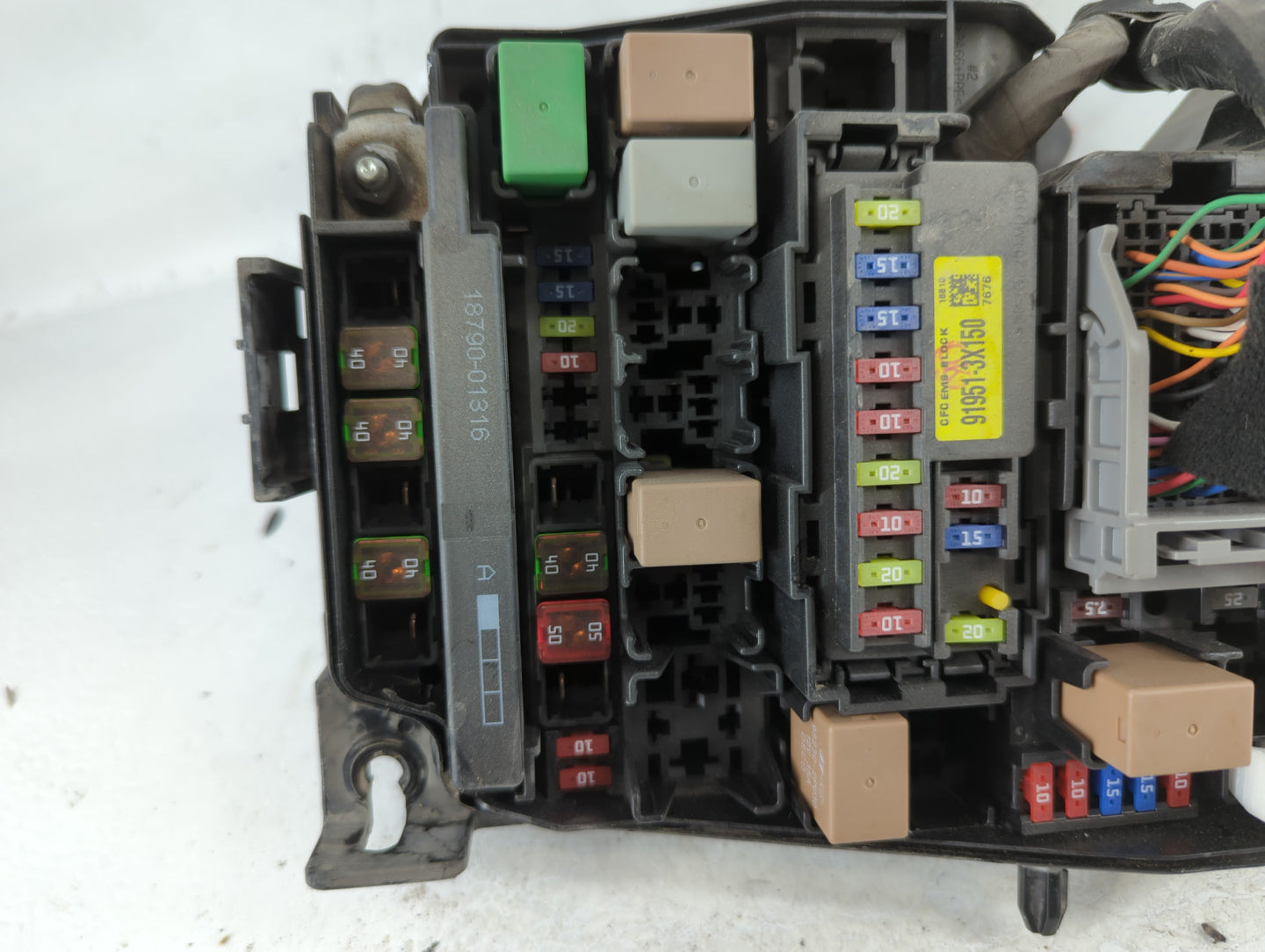 2017-2018 Kia Forte Fusebox Fuse Box Panel Relay Module P/N:91218 B0170 Fits Fits 2017 2018 OEM Used Auto Parts - Oemusedaut