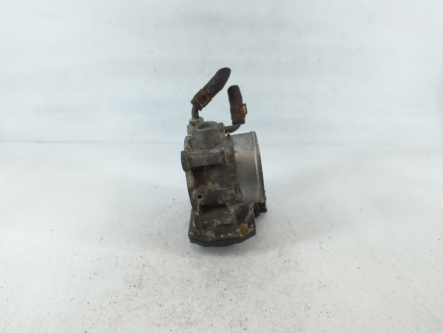 2014-2018 Kia Forte Throttle Body P/N:35100-2E000 Fits Fits 2011 2012 2013 2014 2015 2016 2017 2018 2019 2020 2021 OEM Used 
