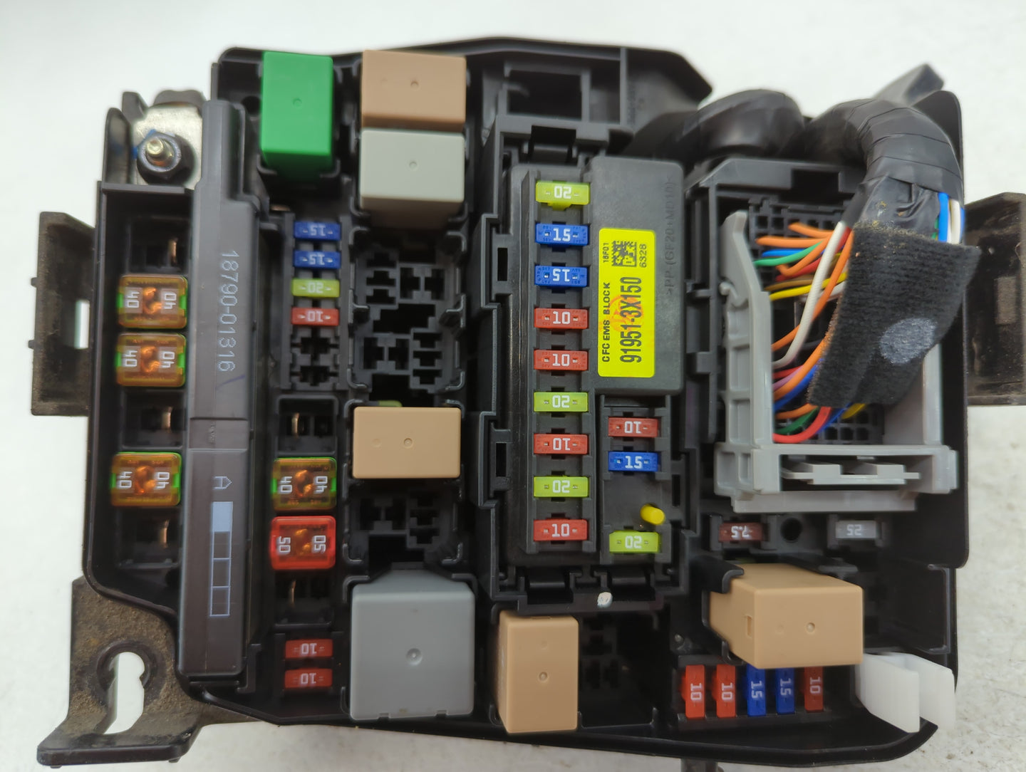 2017-2018 Kia Forte Fusebox Fuse Box Panel Relay Module P/N:91218 B0460 Fits Fits 2017 2018 OEM Used Auto Parts - Oemusedaut