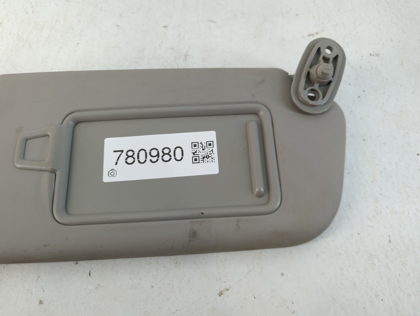 2017-2018 Kia Forte Sun Visor Shade Replacement Passenger Right Mirror Fits Fits 2017 2018 OEM Used Auto Parts - Oemusedauto