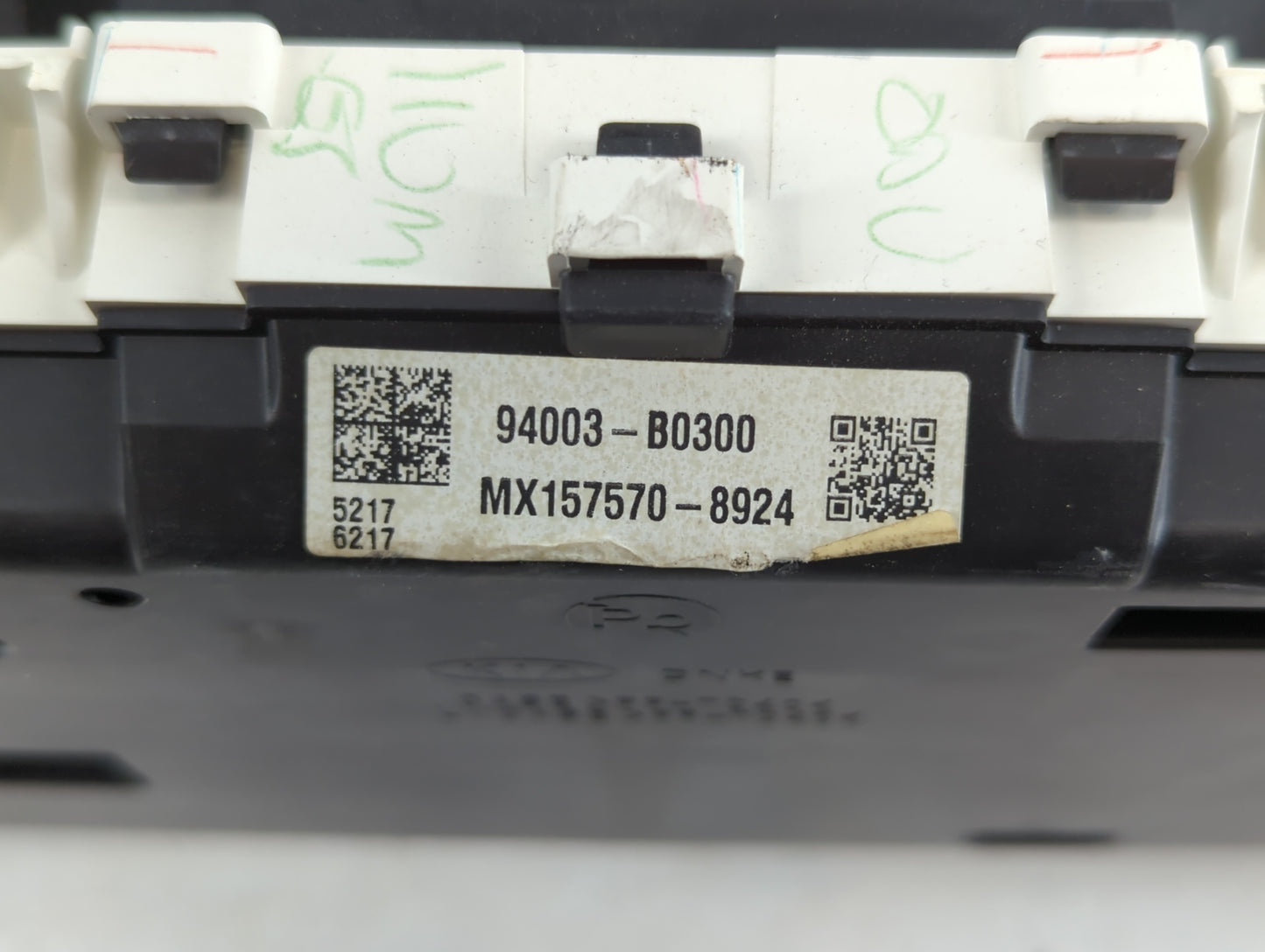 2017-2018 Kia Forte Instrument Cluster Speedometer Gauges P/N:MX157570-8924 94003-B0300 Fits Fits 2017 2018 OEM Used Auto Pa