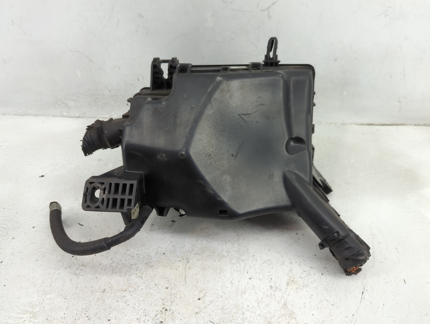 2017-2019 Kia Niro Fusebox Fuse Box Panel Relay Module P/N:91950-G5821 Fits Fits 2017 2018 2019 OEM Used Auto Parts - Oemuse