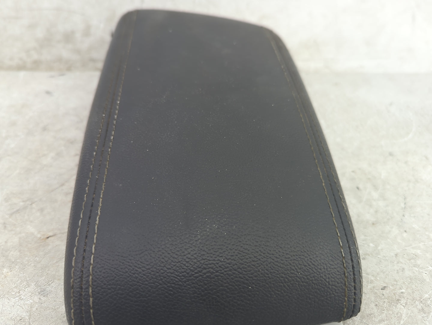 2017 Kia Niro Center Console Armrest Cover Lid Fits OEM Used Auto Parts - Oemusedautoparts1.com