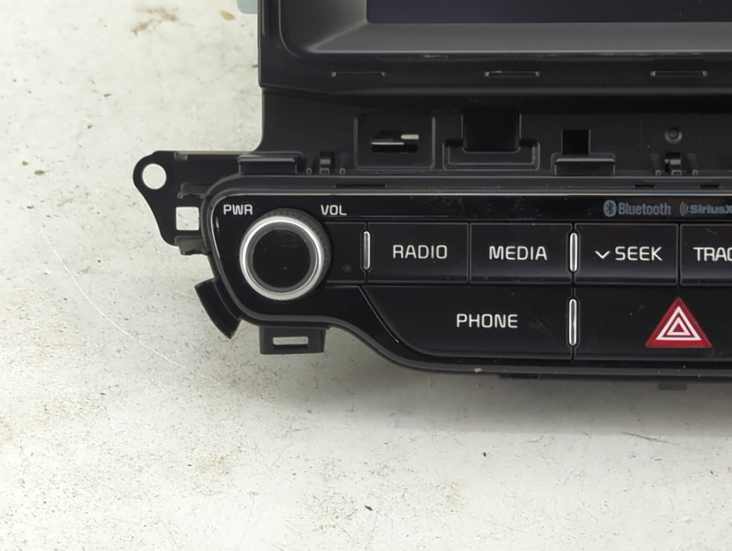 2017-2019 Kia Niro Radio AM FM Cd Player Receiver Replacement P/N:2WGYBAM3 96160-G5010 Fits Fits 2017 2018 2019 OEM Used Aut