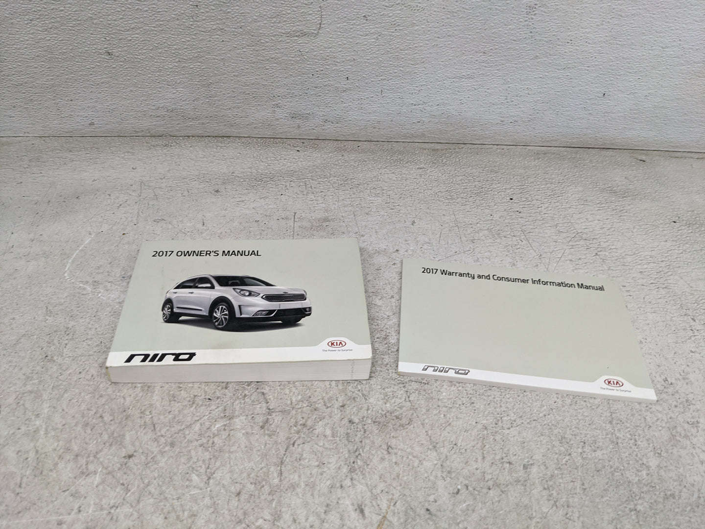 2017 Kia Niro Owners Manual Book Guide OEM Used Auto Parts - Oemusedautoparts1.com