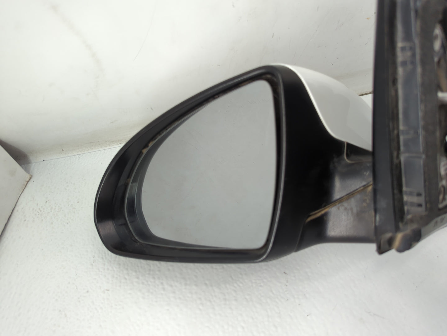 2016-2018 Kia Optima Driver Side View Mirror - Left Door Mirror OEM Used - Oemusedautoparts1.com
