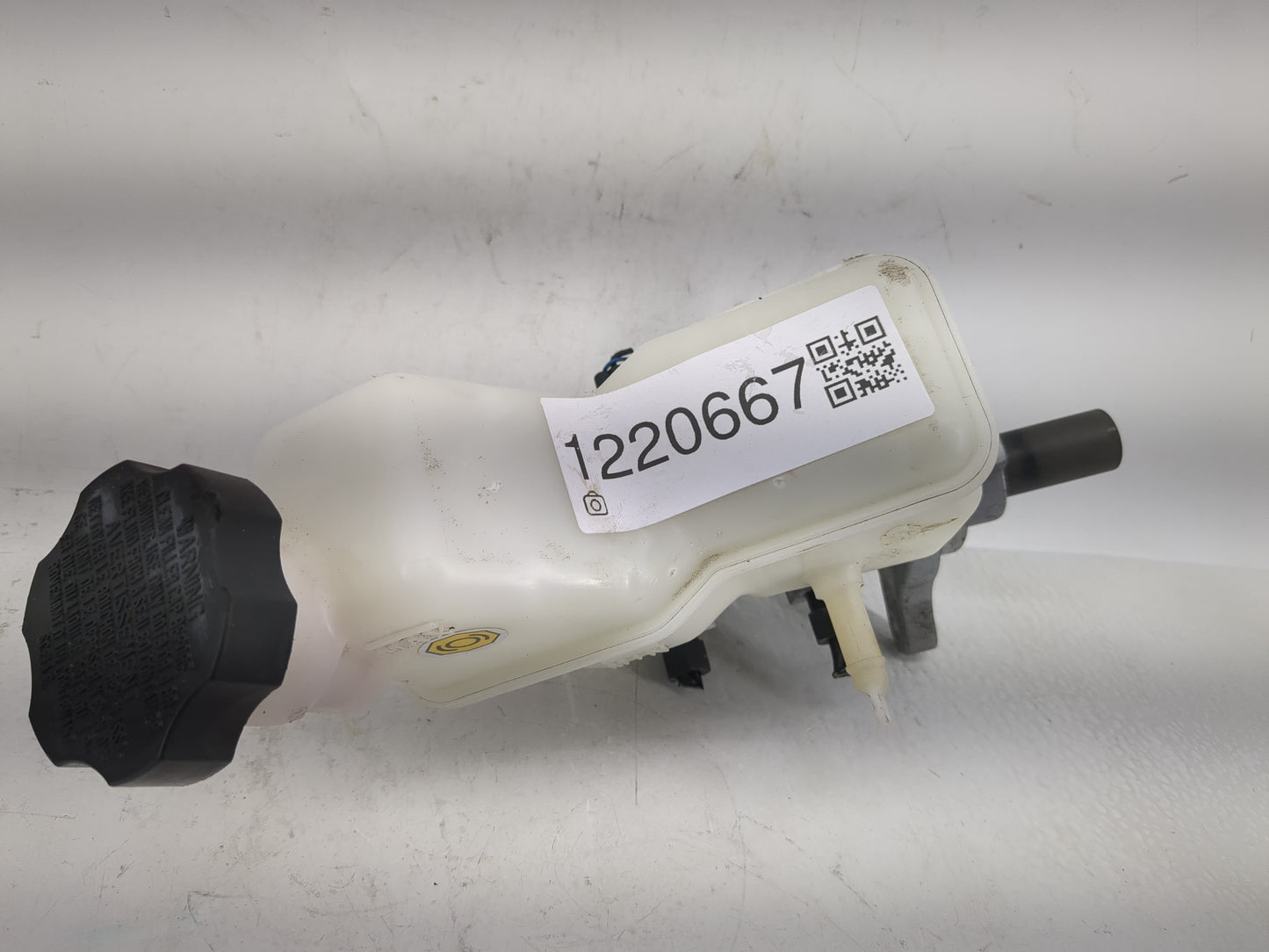 2016-2020 Kia Optima Brake Master Cylinder - Oemusedautoparts1.com