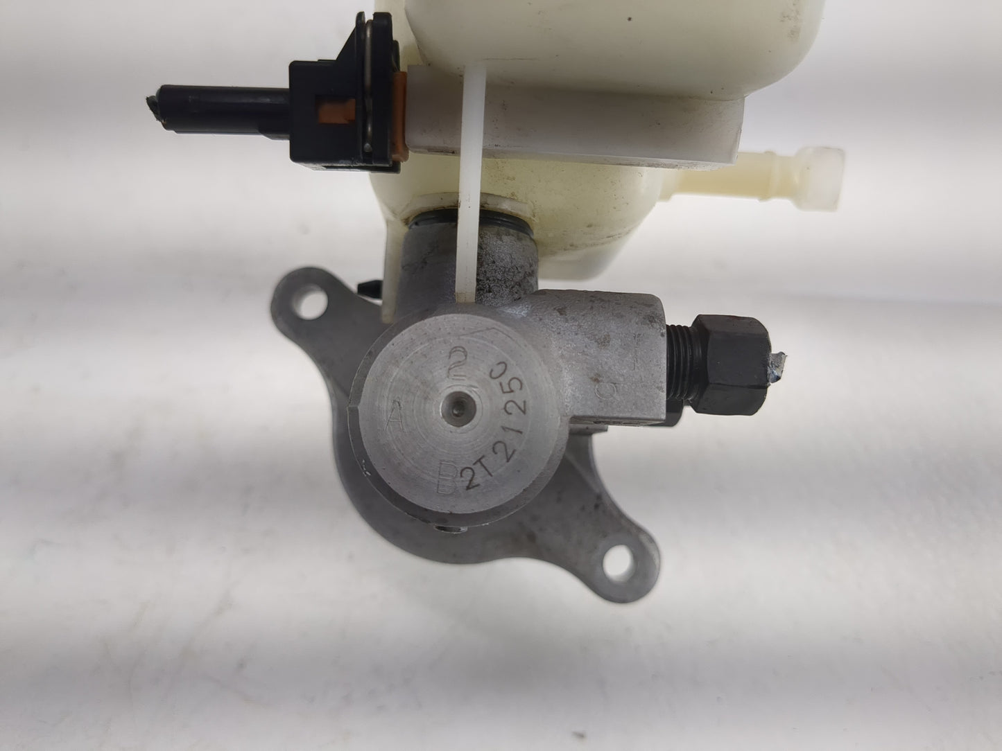 2016-2020 Kia Optima Brake Master Cylinder - Oemusedautoparts1.com