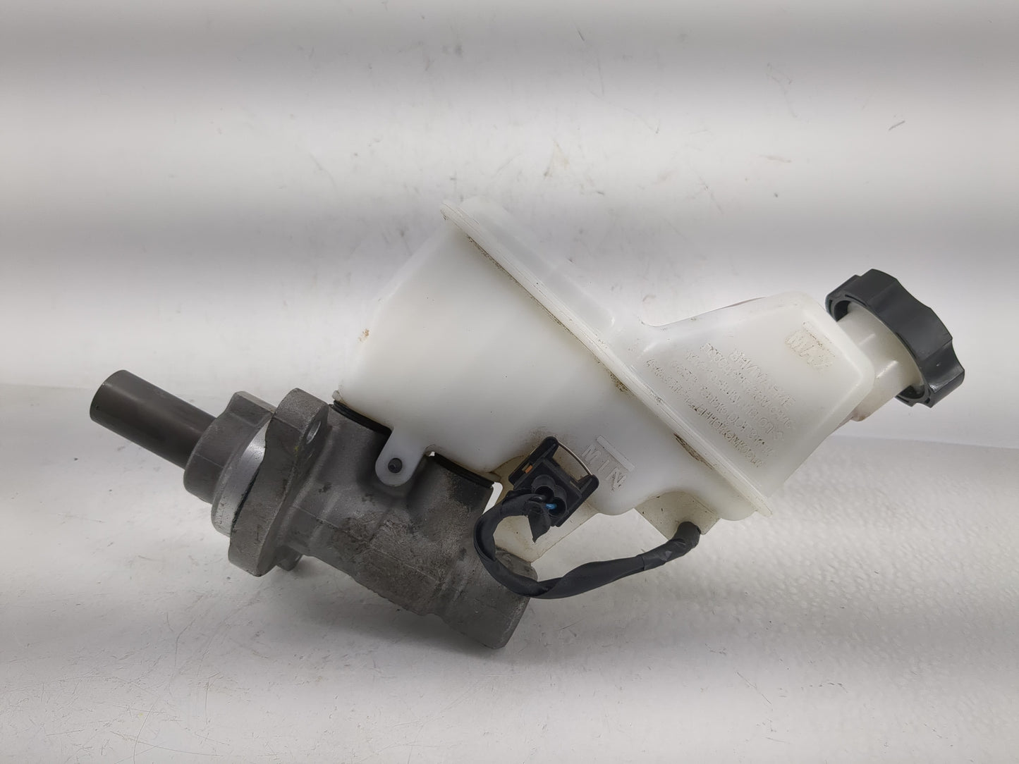 2016-2020 Kia Optima Brake Master Cylinder - Oemusedautoparts1.com