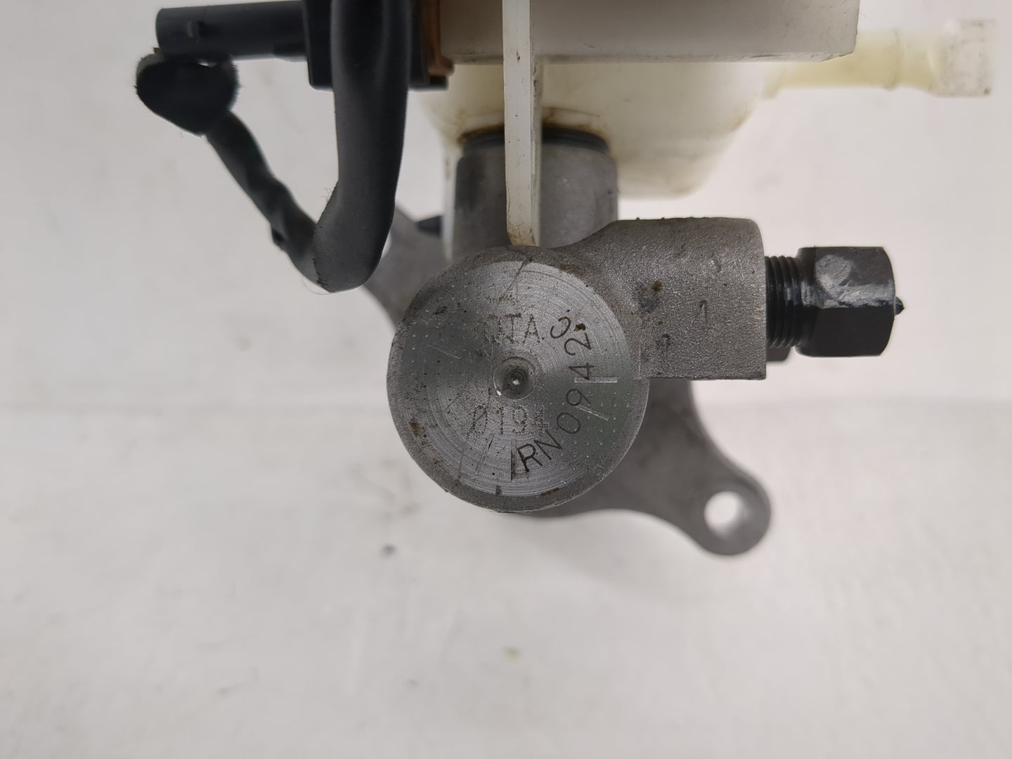 2016-2020 Kia Optima Brake Master Cylinder - Oemusedautoparts1.com