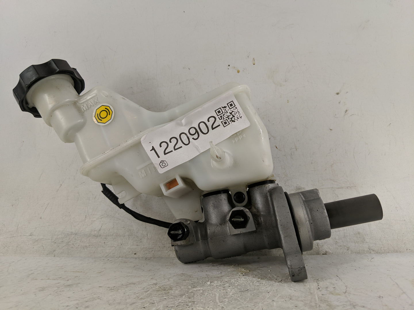 2016-2020 Kia Optima Brake Master Cylinder - Oemusedautoparts1.com