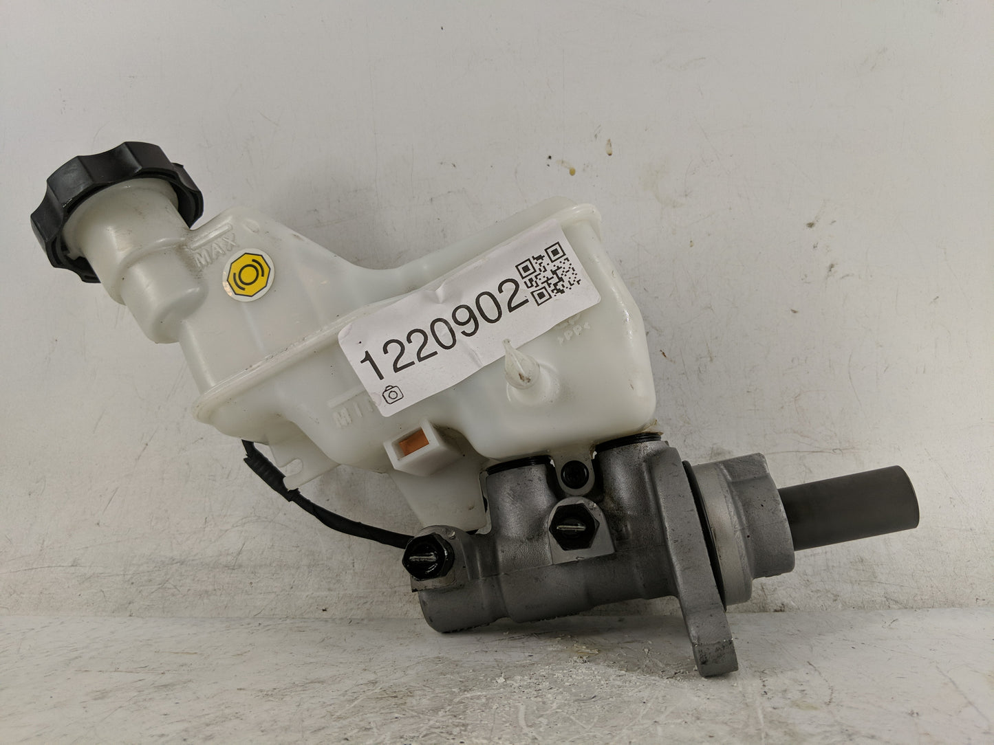 2016-2020 Kia Optima Brake Master Cylinder - Oemusedautoparts1.com