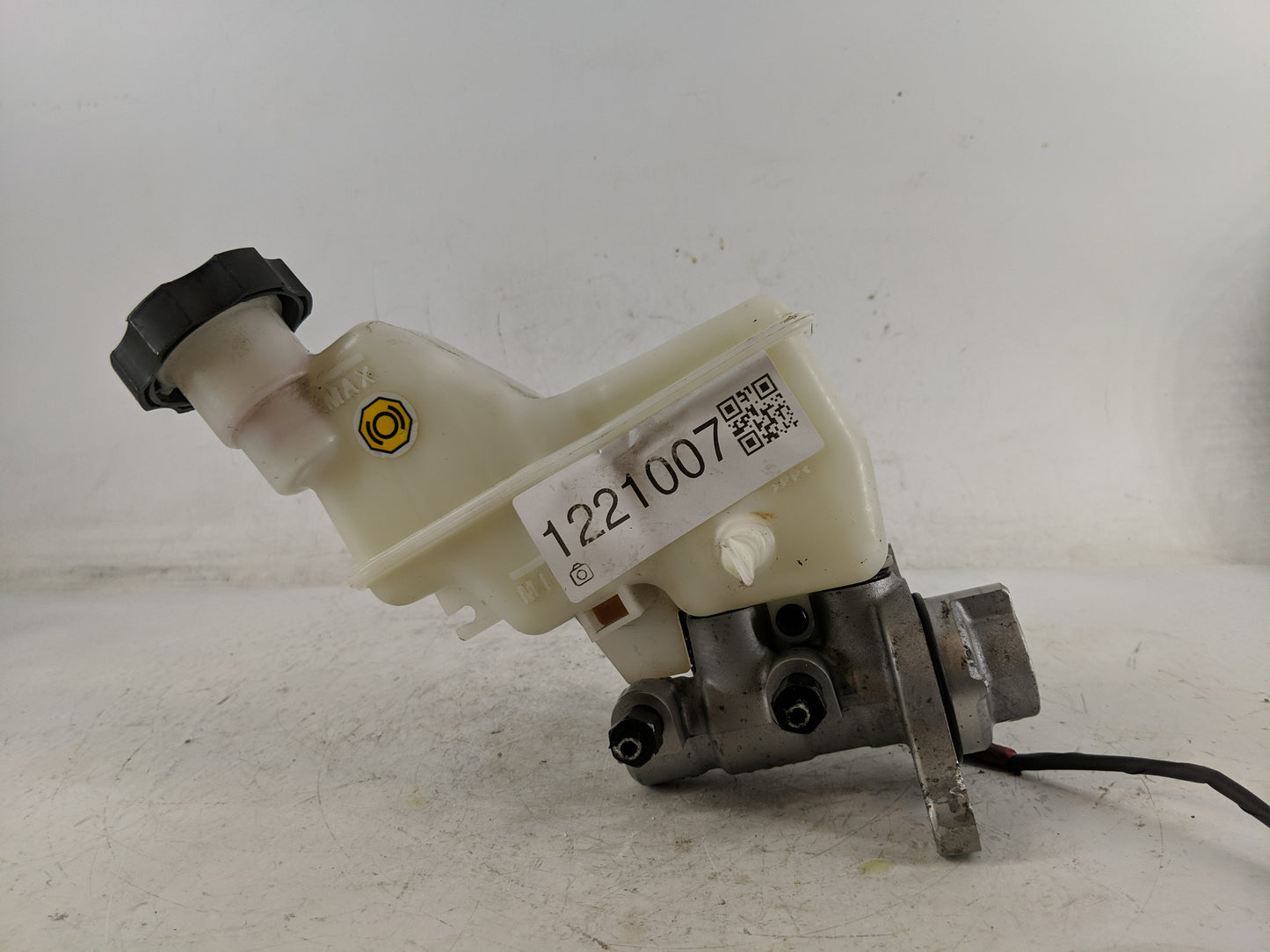 2016-2020 Kia Optima Brake Master Cylinder - Oemusedautoparts1.com