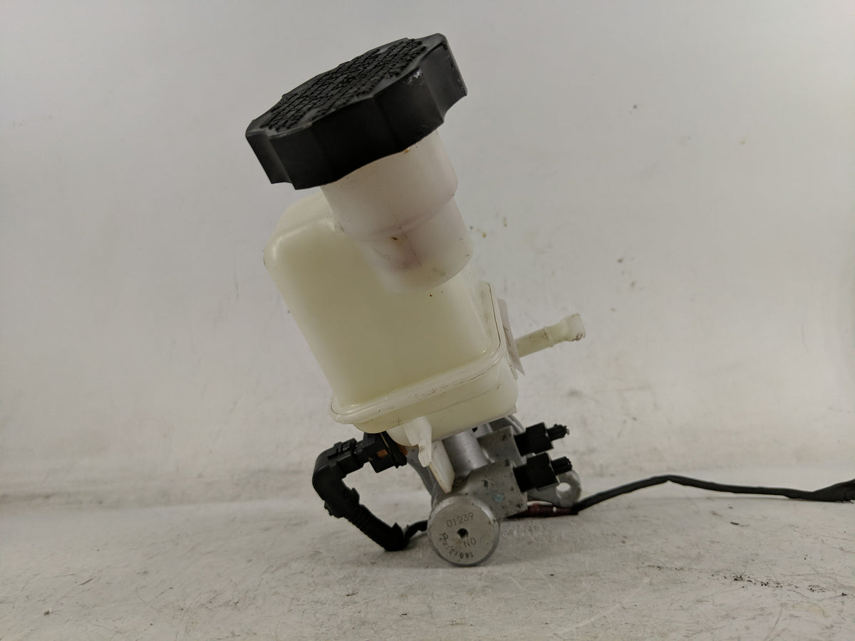 2016-2020 Kia Optima Brake Master Cylinder 1221007 - Oemusedautoparts1.com