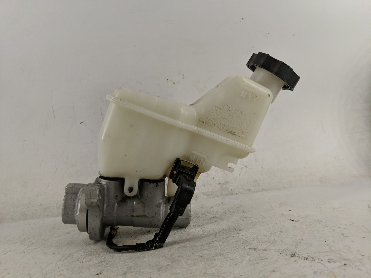 2016-2020 Kia Optima Brake Master Cylinder 1221007 - Oemusedautoparts1.com