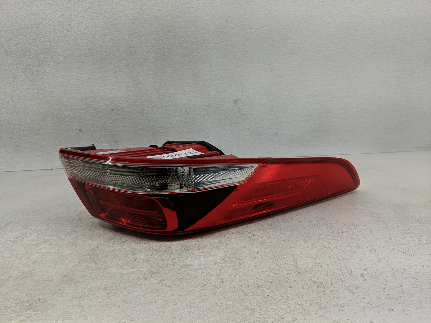 2016-2020 Kia Optima Tail Light Assembly Driver Left OEM P/N:92401-D5000 Fits Fits 2016 2017 2018 2019 2020 OEM Used Auto Pa