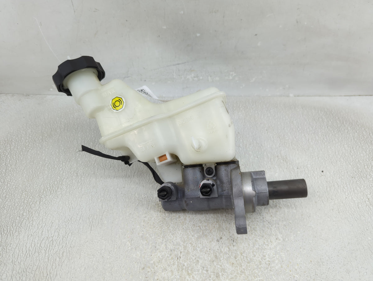 2016-2020 Kia Optima Brake Master Cylinder 1311497 - Oemusedautoparts1.com