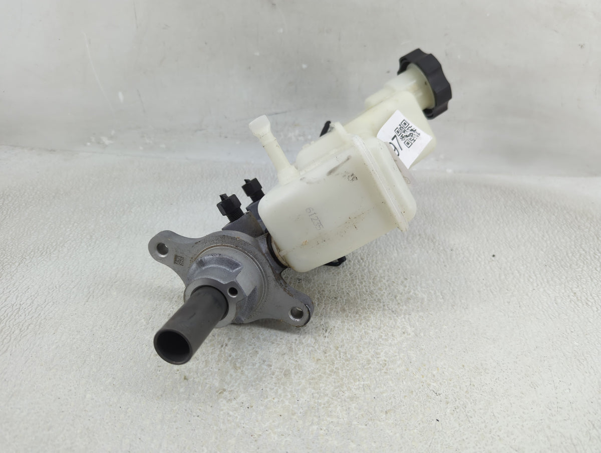 2016-2020 Kia Optima Brake Master Cylinder 1311497 - Oemusedautoparts1.com