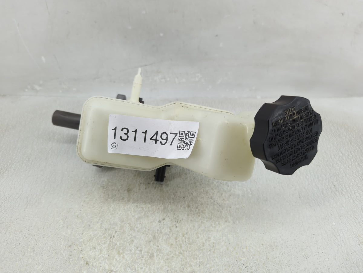 2016-2020 Kia Optima Brake Master Cylinder 1311497 - Oemusedautoparts1.com