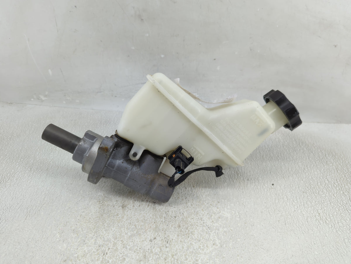 2016-2020 Kia Optima Brake Master Cylinder 1311497 - Oemusedautoparts1.com