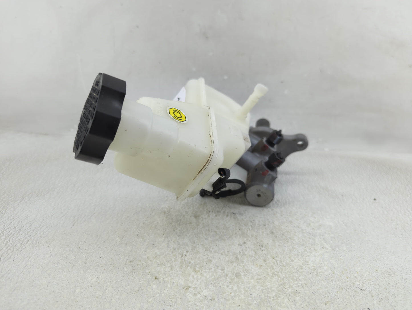 2016-2020 Kia Optima Brake Master Cylinder - Oemusedautoparts1.com