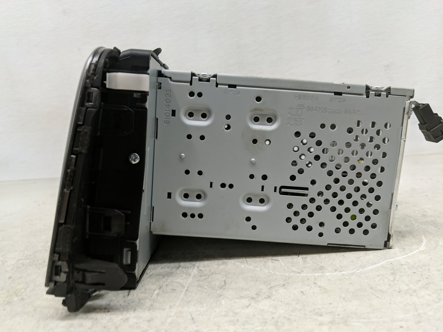 2017-2018 Kia Optima Radio AM FM Cd Player Receiver Replacement P/N:96180-A8150WK Fits Fits 2017 2018 OEM Used Auto Parts - 