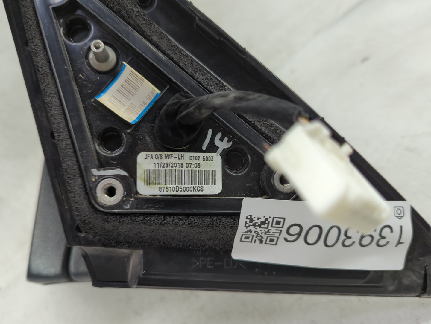 2016-2018 Kia Optima Driver Side View Mirror - Left Door Mirror OEM Used - Oemusedautoparts1.com