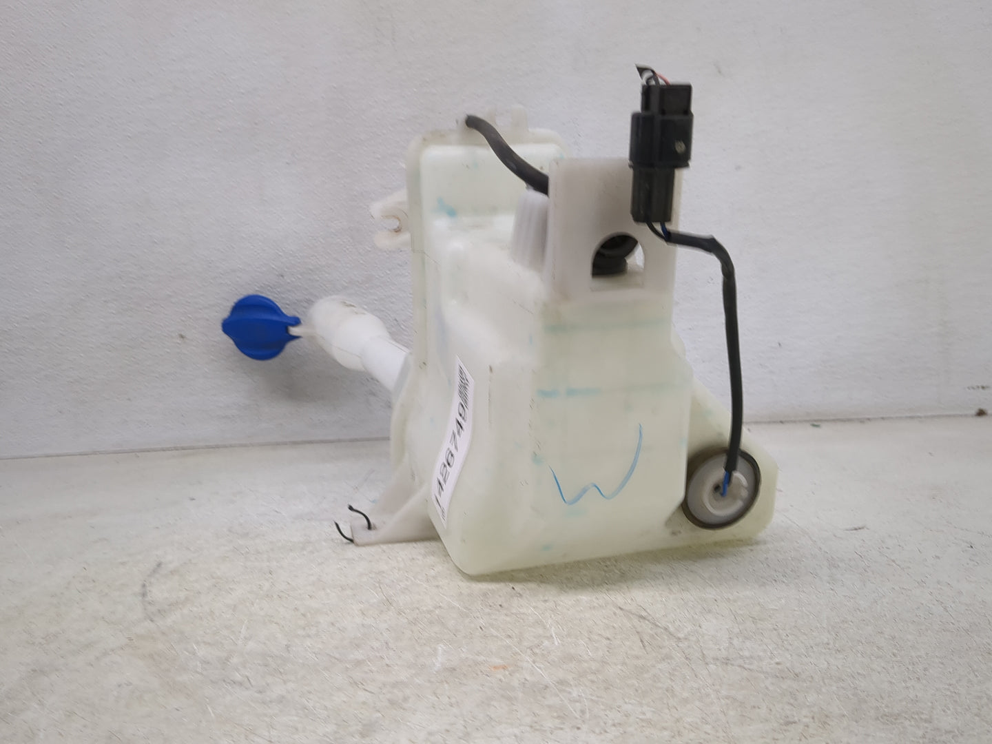 2016-2020 Kia Optima Windshield Washer Fluid Reservoir Bottle Oem - Oemusedautoparts1.com