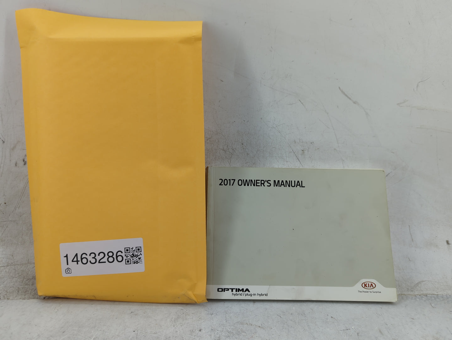 2017 Kia Optima Owners Manual Book Guide P/N:HA8O-EU6NB OEM Used Auto Parts - Oemusedautoparts1.com
