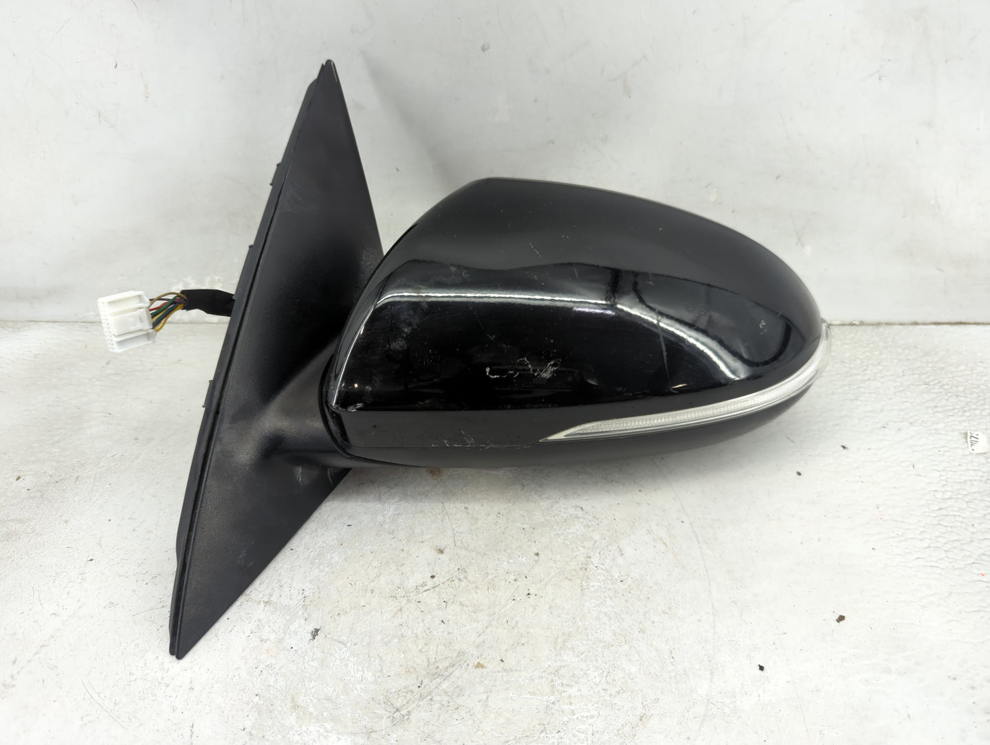 2016-2018 Kia Optima Driver Side View Mirror - Left Door Mirror OEM Used - Oemusedautoparts1.com