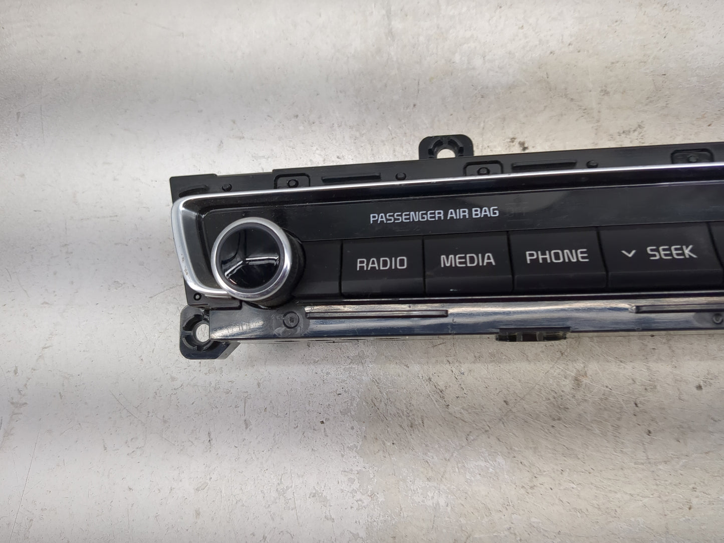 2016-2019 Kia Optima Radio Control Panel 1475057 - Oemusedautoparts1.com