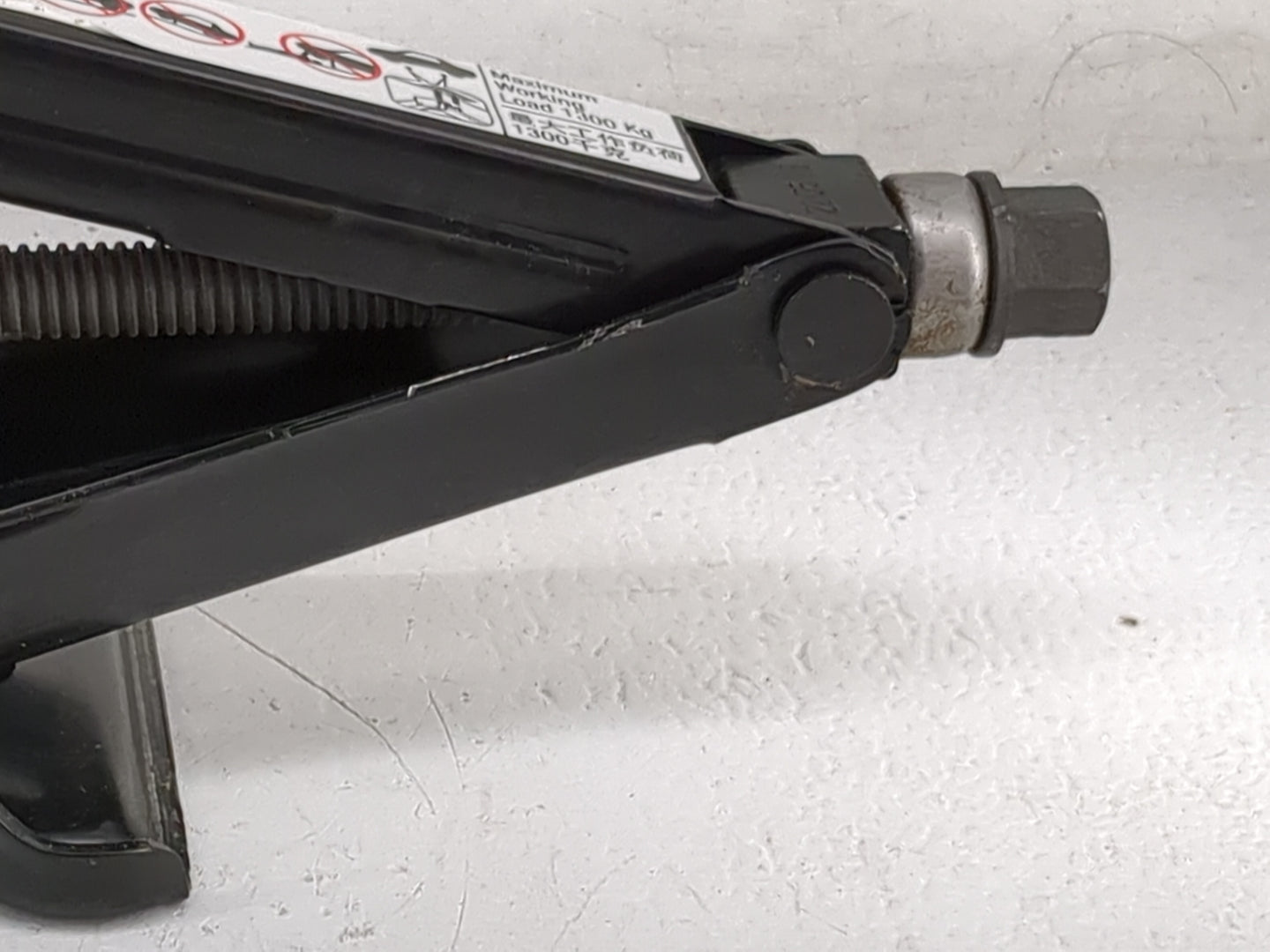2017 Kia Optima Spare Scissor Car Jack Black - Oemusedautoparts1.com