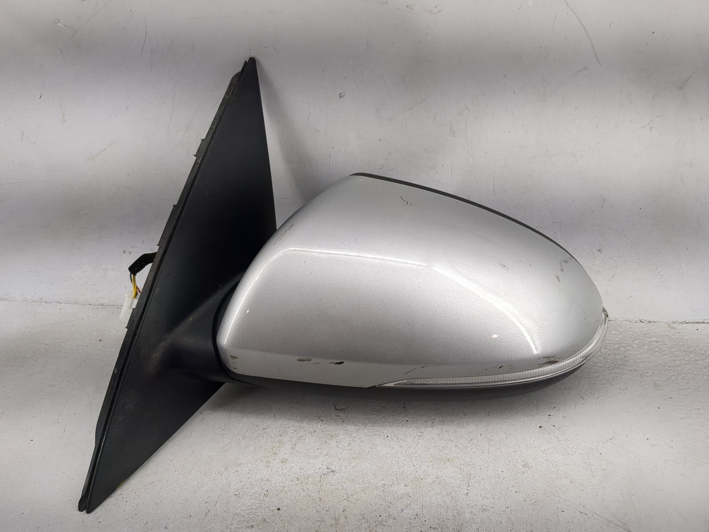 2016-2018 Kia Optima Driver Side View Mirror - Left Door Mirror OEM Used - Oemusedautoparts1.com