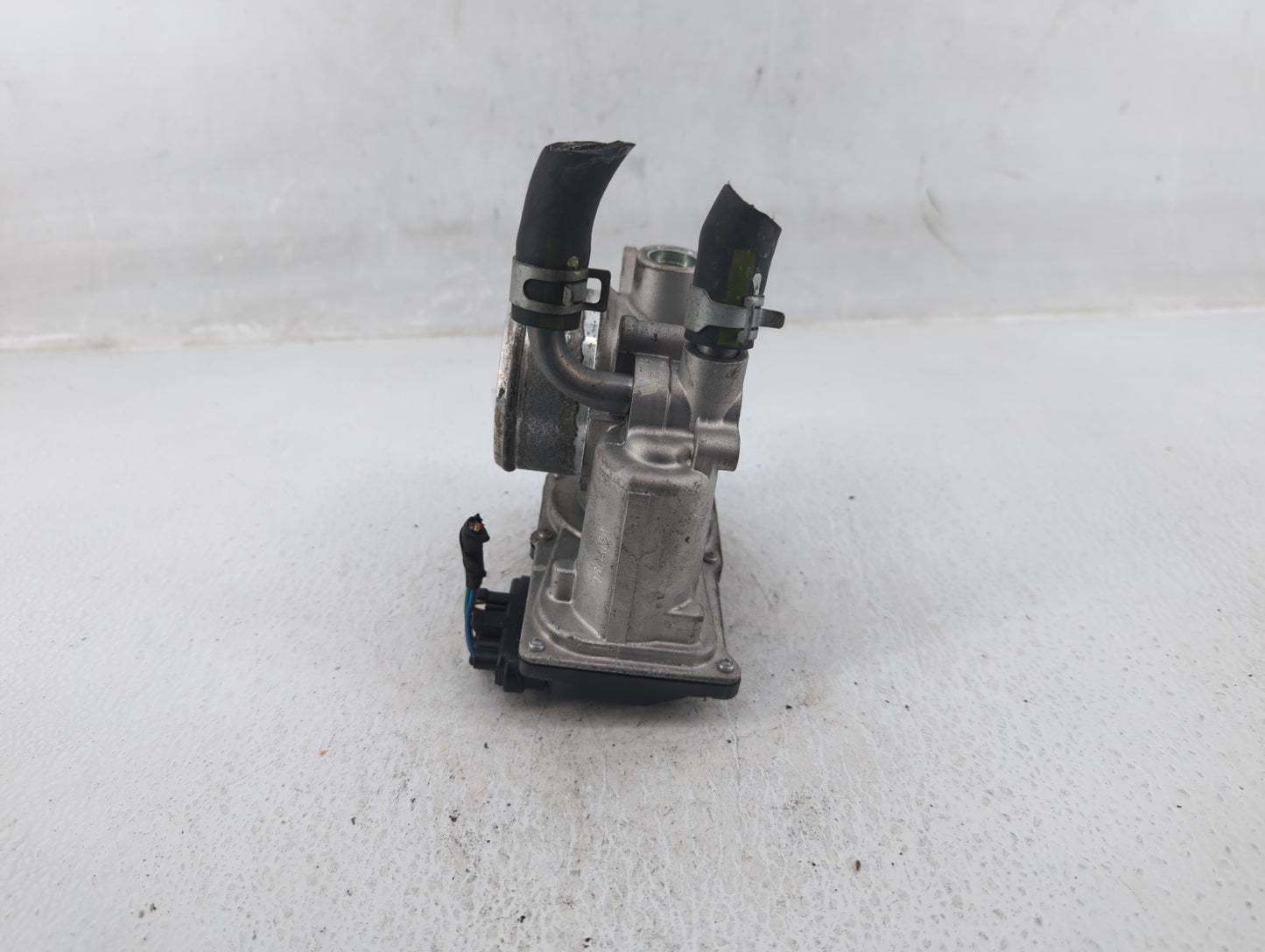 2016-2020 Kia Optima Throttle Body P/N:35100-2B340 Fits Fits 2015 2016 2017 2018 2019 2020 2021 2022 OEM Used Auto Parts - O